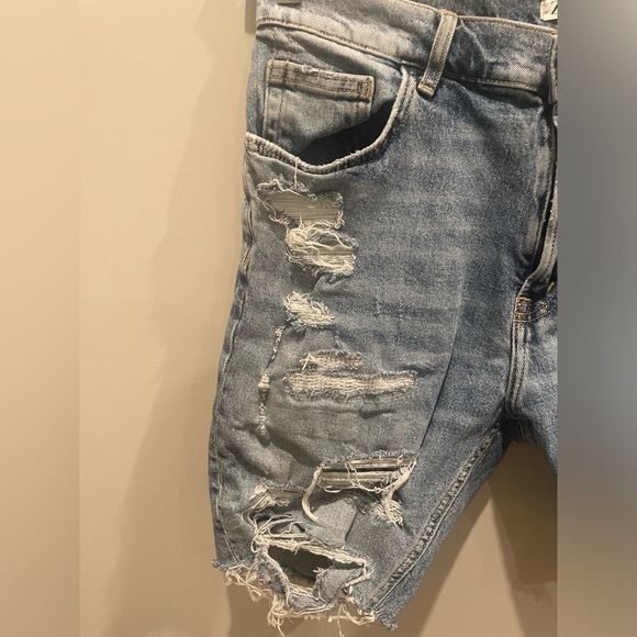 Zara Men Denim Ripped Cut Off Jean Denim Shorts - Picture 4 of 7